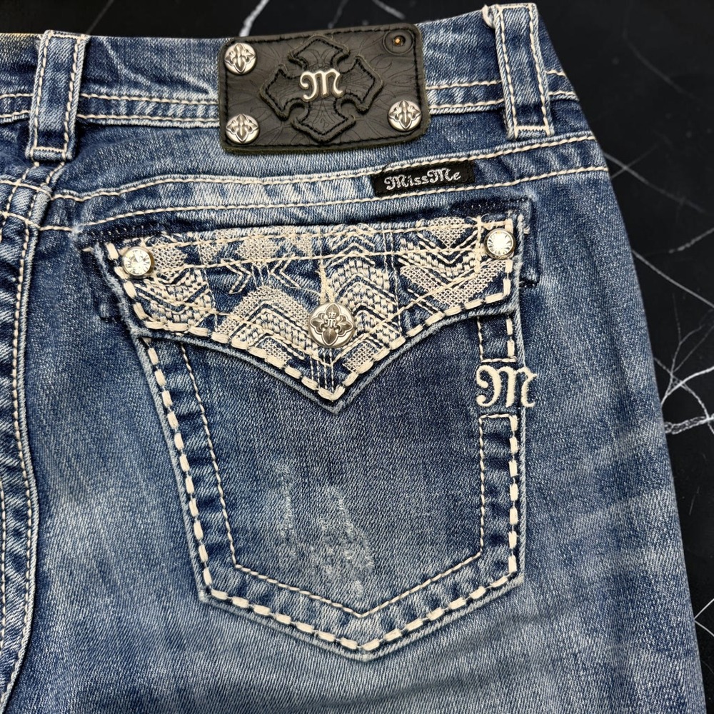 Miss Me Womens Bootcut Jeans Medium Wash Embroidered Flap Pocket Blue Denim
